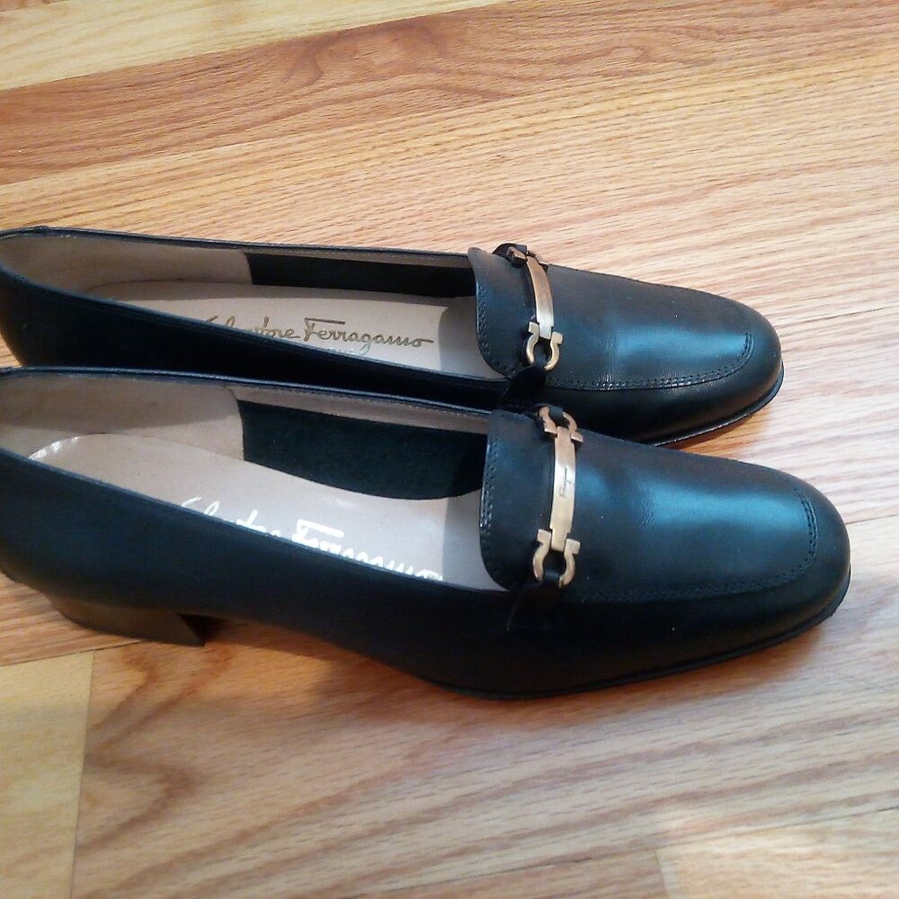 Salvatore Ferragamo womans shoes size 6.5B new without box - Picture 3 of 10
